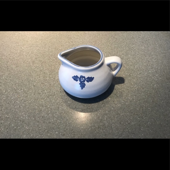 PFALTZGRAFF Yorktowne Pattern Gravy Boat.  Excellent Condition. - Picture 2 of 3